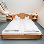 Hotel Friedrichshoehe - Sauna, Pool & 3*
