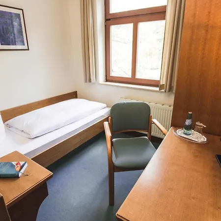 Hotel Friedrichshoehe - Sauna, Pool &