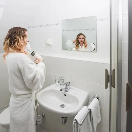 Friedrichshoehe - Sauna, Pool & 3*