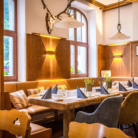 Hotel Friedrichshöhe 3*