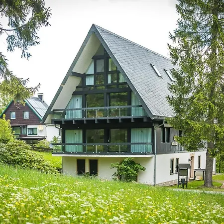 Friedrichshoehe - Sauna, Pool & Altenberg
