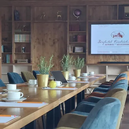 Friedrichshoehe - Sauna, Pool &